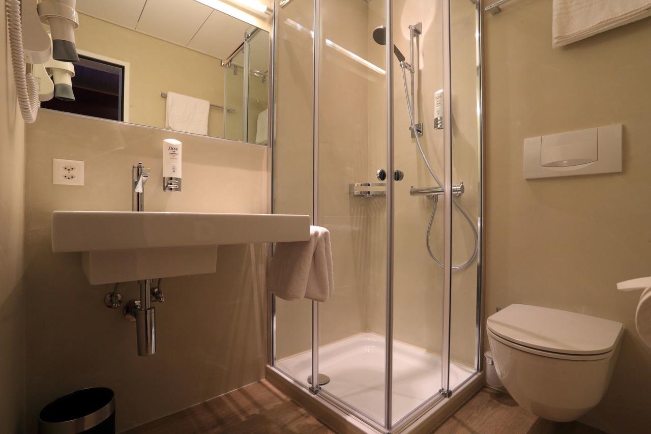 Hotel Elvezia อัสโกนา ภายนอก รูปภาพ